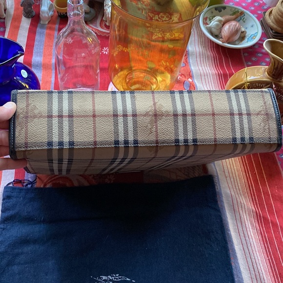 Burberrys Nova Check Briefcase - Picture 7 of 10